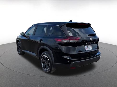 Used 2025 Nissan Rogue SV image 11
