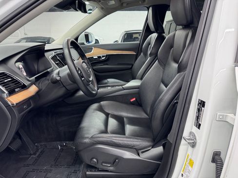 Used 2023 Volvo XC90 B5 Plus image 17