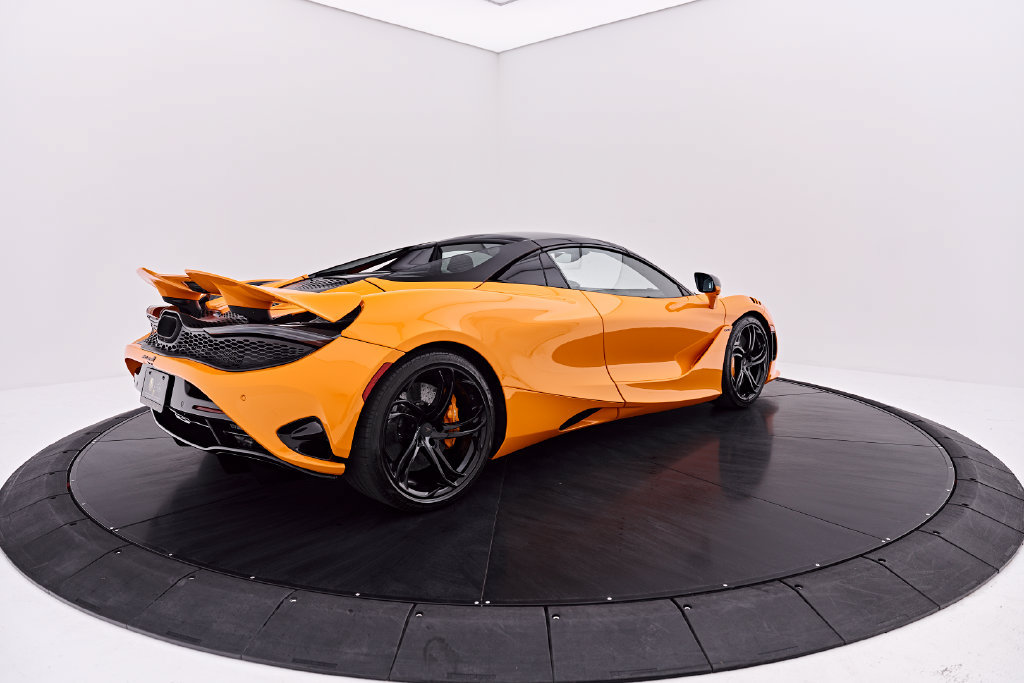 Used 2025 McLaren 750S Spider RWD image 18