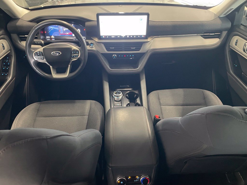 Used 2025 Ford Explorer Active RWD image 11