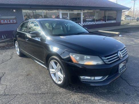 Used 2014 Volkswagen Passat TDI SE image 2
