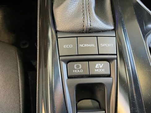 Used 2025 Toyota Camry LE image 18