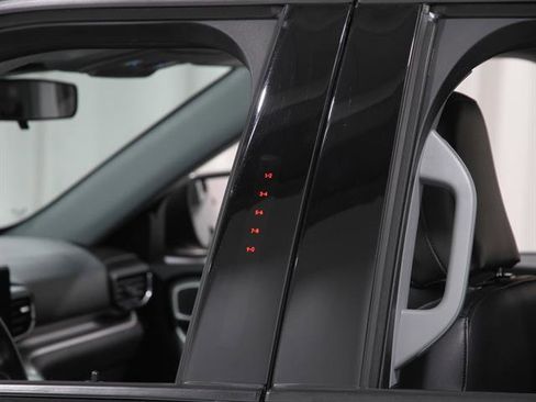 Certified 2021 Ford Explorer XLT w/ Equipment Group 202A image 4