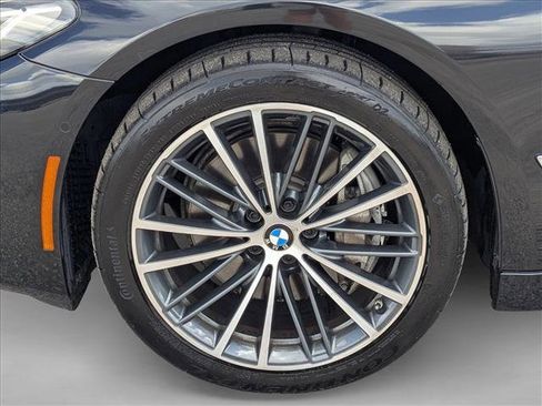 Used 2021 BMW 540i w/ Premium Package image 24