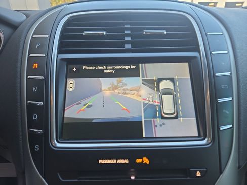 Used 2019 Lincoln Nautilus Reserve image 20