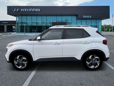 New 2026 Hyundai Venue SEL FWD image 3