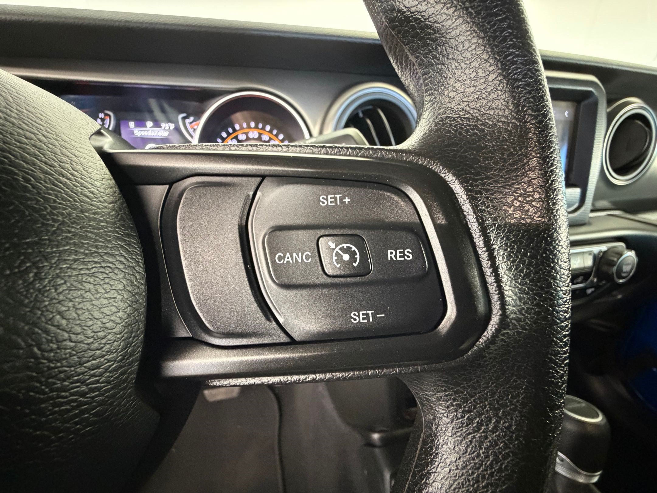 Used 2022 Jeep Gladiator Sport AWD/4WD image 15