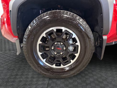 Used 2025 Toyota Tacoma TRD Off-Road w/ TRD Off Road Upgrade Package AWD/4WD image 14