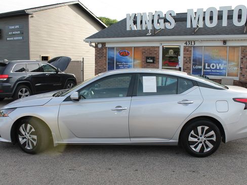 Used 2022 Nissan Altima 2.5 S FWD image 2