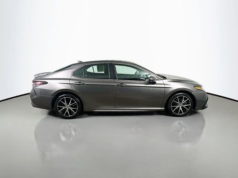 Used 2021 Toyota Camry SE image 7