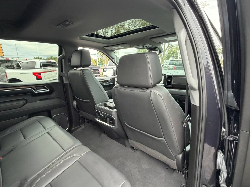Certified 2023 GMC Sierra 1500 SLT w/ SLT Premium Package AWD/4WD image 13