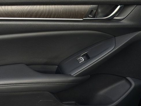 Used 2022 Honda Accord EX-L image 8