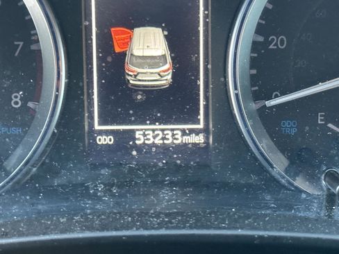 Used 2019 Toyota Highlander SE image 13