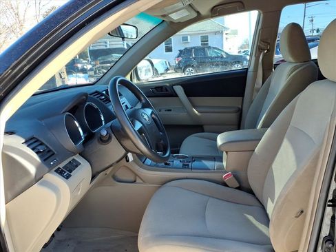 Used 2010 Toyota Highlander Base image 18