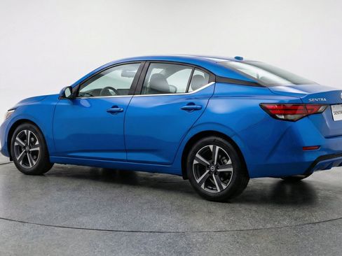 Used 2025 Nissan Sentra SV FWD image 8