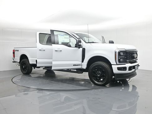 New 2026 Ford F250 Lariat w/ Black Appearance Package AWD/4WD image 36