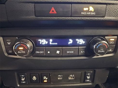 Used 2022 Nissan Frontier PRO-4X w/ Pro-4X Premium Package image 25