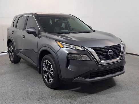 Used 2022 Nissan Rogue SV image 1