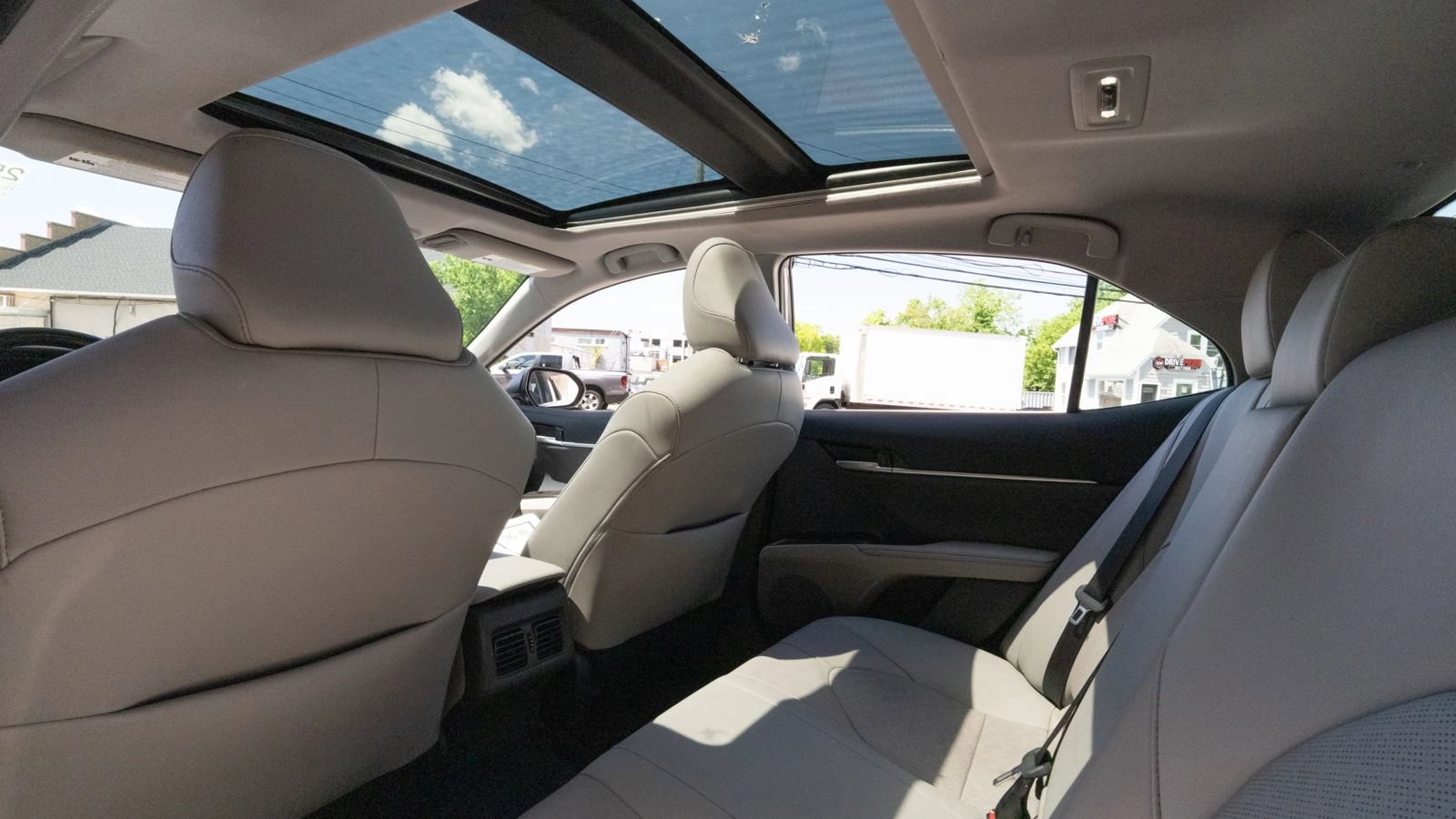 Used 2023 Toyota Camry XSE FWD image 21