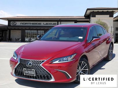 Certified 2025 Lexus ES 350 w/ Premium Package
