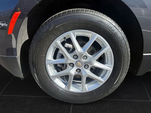 Used 2022 Chevrolet Equinox LS w/ LS Convenience Package AWD/4WD image 9