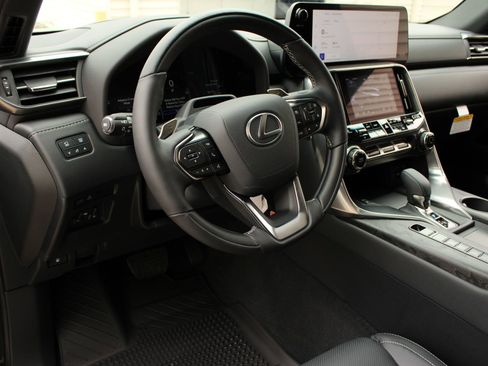 Used 2026 Lexus LX 700h Luxury w/ Appearance Package image 8