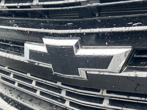 Used 2021 Chevrolet Silverado 1500 LT Trail Boss w/ Convenience Package II image 8