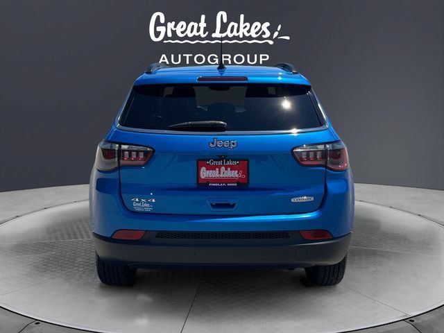 Used 2022 Jeep Compass Latitude w/ Sun and Sound Group AWD/4WD image 4