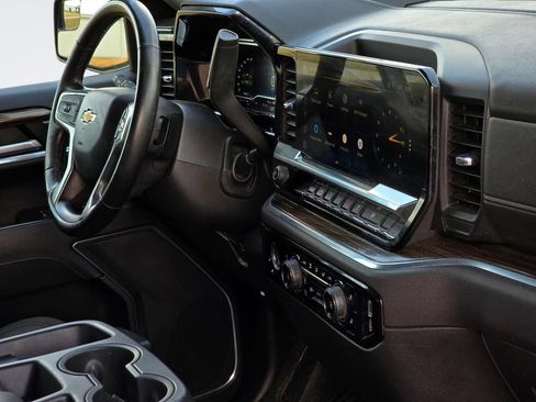 Used 2024 Chevrolet Silverado 1500 LT AWD/4WD image 38