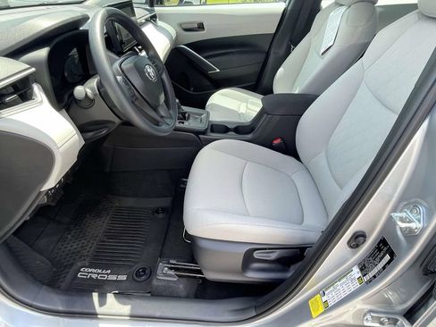 Used 2026 Toyota Corolla Cross L FWD image 13
