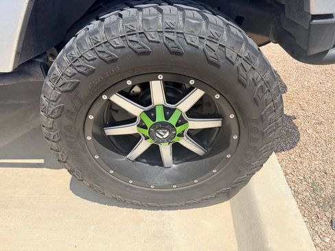 Used 2012 Jeep Wrangler Unlimited Rubicon AWD/4WD image 8