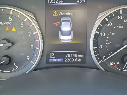 Used 2018 INFINITI Q50 Luxe AWD/4WD image 12