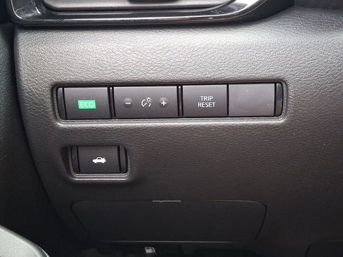 Used 2023 Nissan Sentra SV w/ Trunk Package FWD image 22