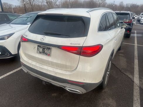Used 2025 Mercedes-Benz GLC 300 4MATIC image 15
