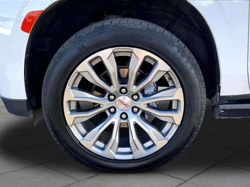 Used 2021 GMC Yukon Denali w/ Denali Ultimate Package AWD/4WD image 11