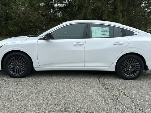 New 2026 Nissan Sentra SV w/ SV Convenience Package FWD image 12
