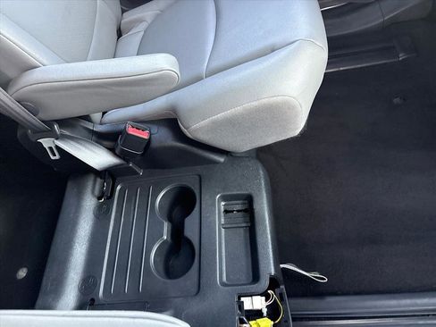 Used 2023 Toyota Sienna XLE image 44