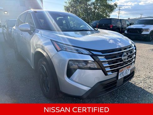 Certified 2025 Nissan Rogue SV AWD/4WD image 5