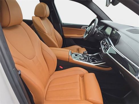 Used 2022 BMW X7 xDrive40i w/ M Sport Package image 12