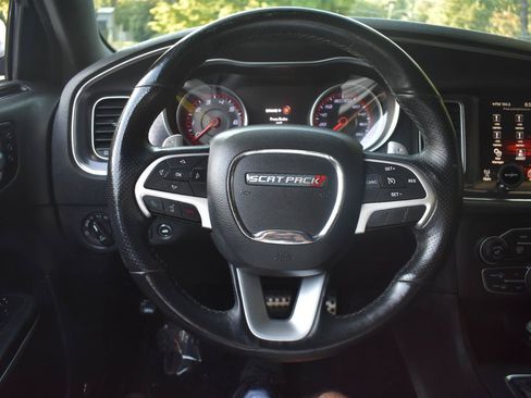 Used 2015 Dodge Charger R/T Scat Pack w/ Beats Audio Group RWD image 33