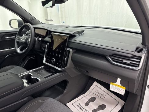 New 2026 GMC Acadia Elevation image 10