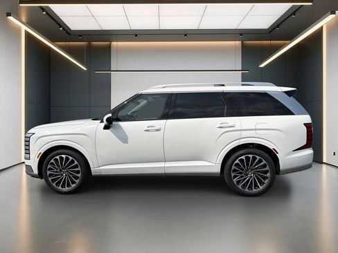 Used 2026 Hyundai Palisade Calligraphy FWD image 2