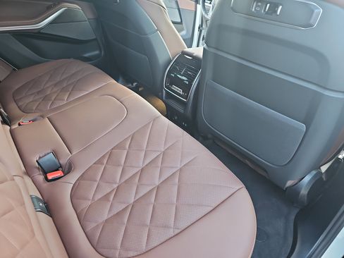 New 2026 BMW X5 xDrive40i w/ Climate Comfort Package AWD/4WD image 11