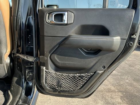 Used 2022 Jeep Gladiator Rubicon w/ Cold Weather Group image 24