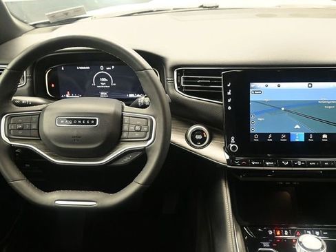 Used 2024 Jeep Wagoneer L Series II w/ Flexible Seating Group image 11