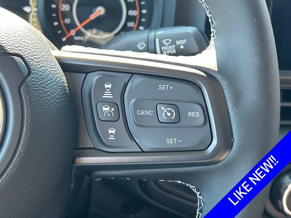 Certified 2025 Jeep Gladiator Sport AWD/4WD image 18