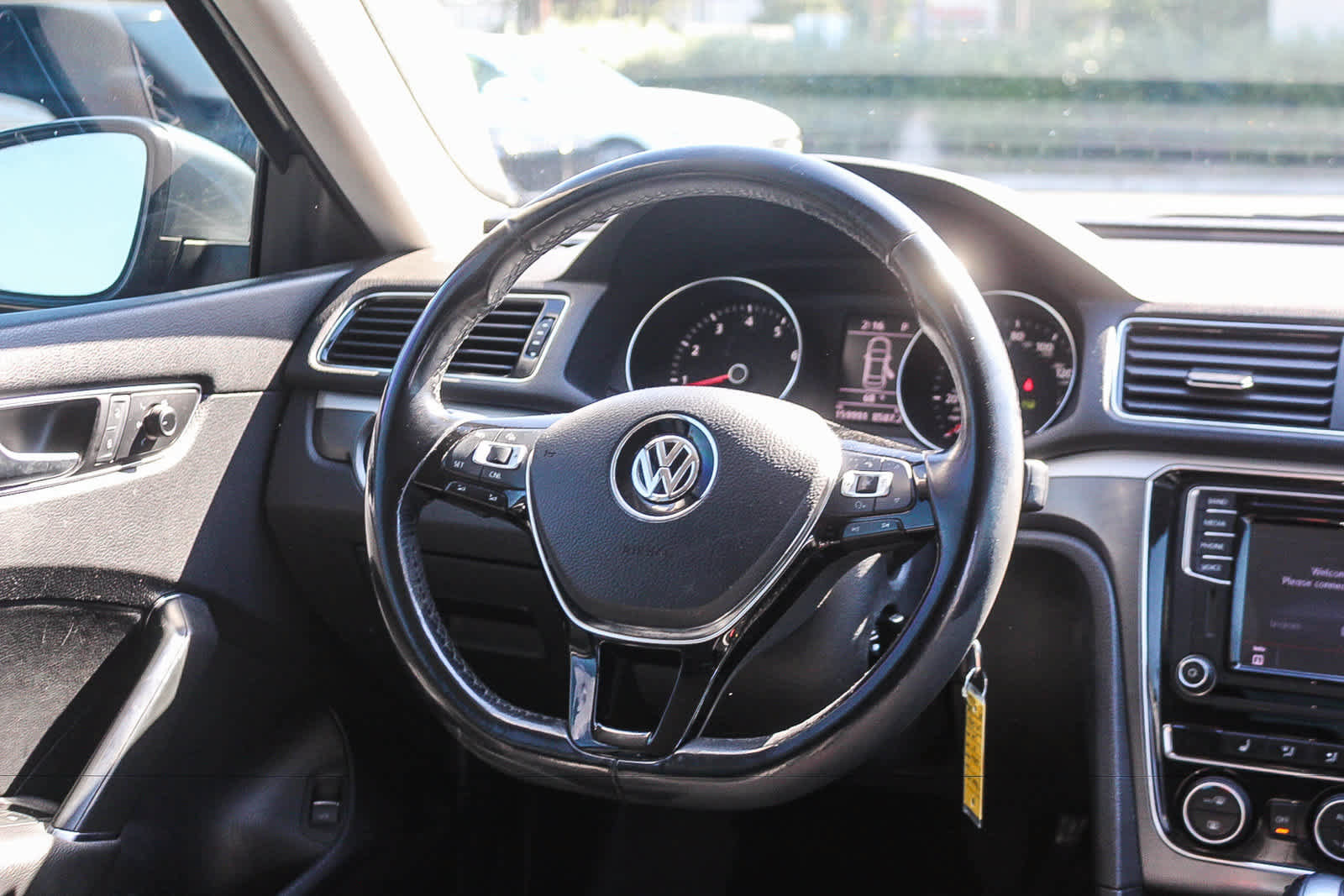 Used 2017 Volkswagen Passat 1.8T R-Line FWD image 19