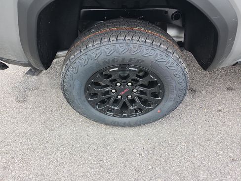 New 2026 GMC Canyon Elevation w/ Convenience Package image 5