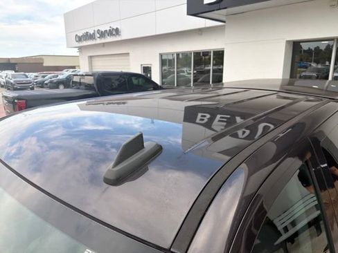 Used 2015 GMC Sierra 1500 SLE w/ SLE Value Package AWD/4WD image 9