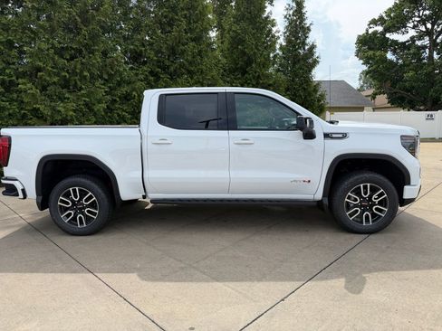 New 2026 GMC Sierra 1500 AT4 w/ AT4 Premium Package AWD/4WD image 32
